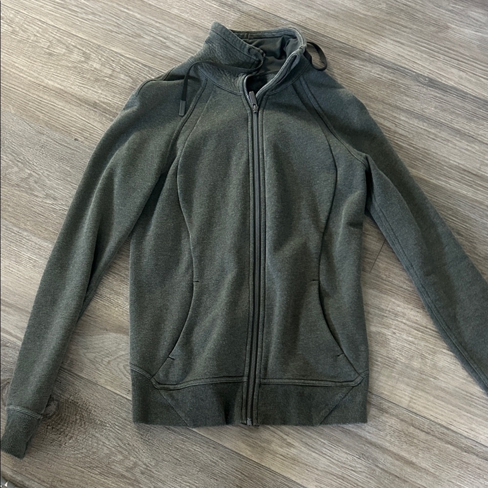 Lululemon Women’s Zip Up Hoodie Size 4